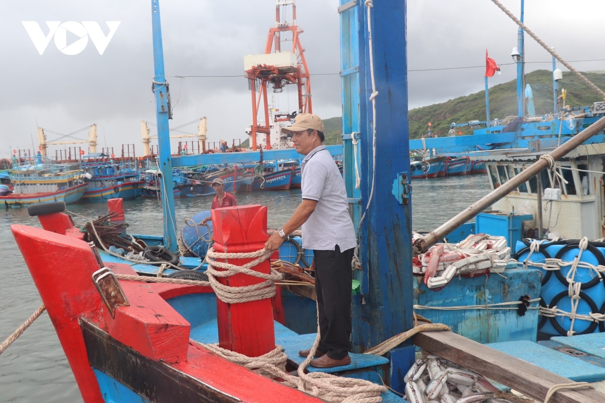 ngu dan gap kho khi khai thac ca ngu van chieu dai toi thieu 500mm hinh anh 3