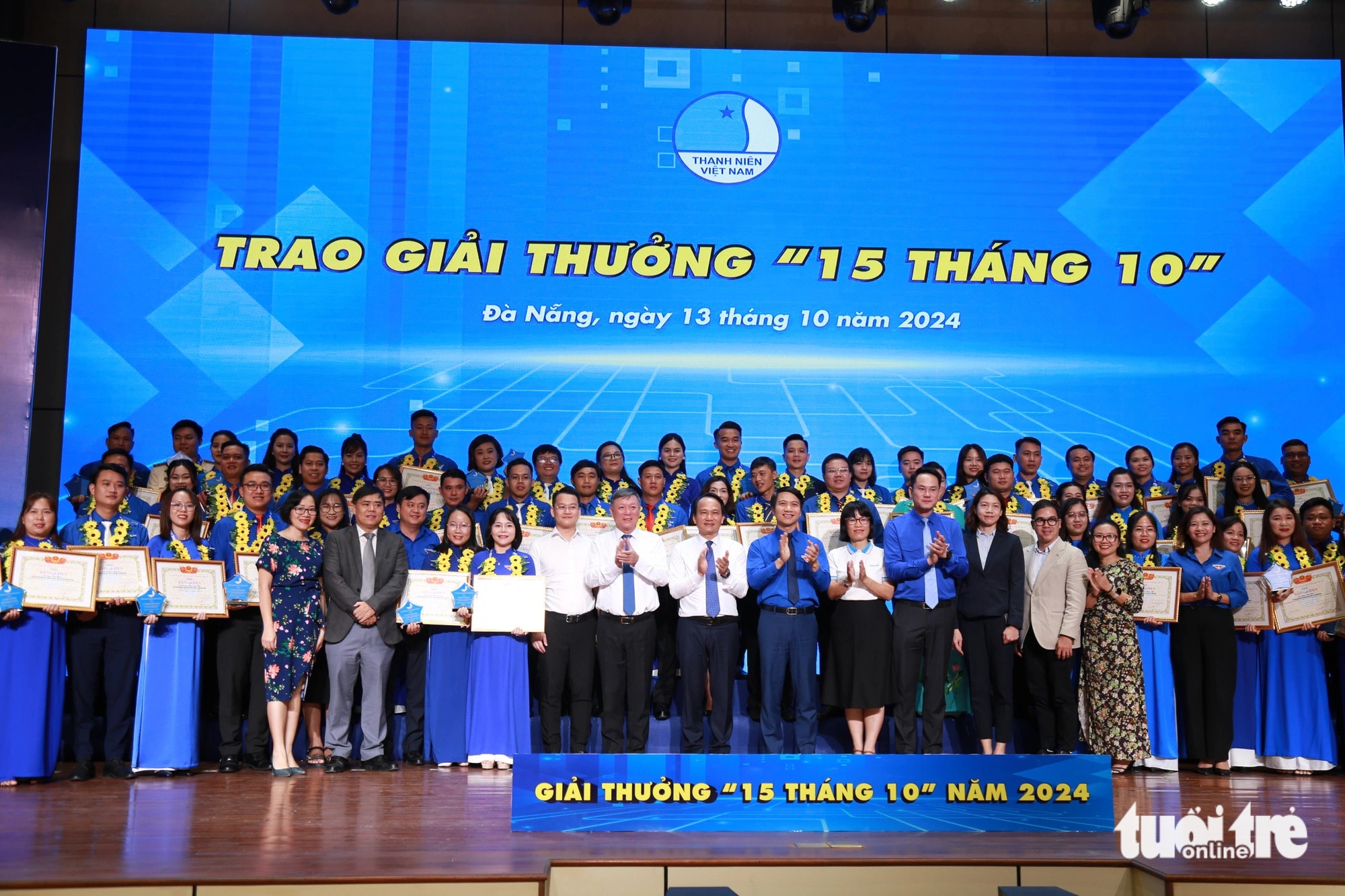 Trao giải thưởng 15 tháng 10 cho 82 cán bộ Hội tiêu biểu - Ảnh 2.