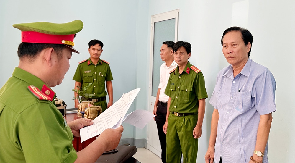 An Giang: Hai nguyên Phó chủ tịch thành phố Long Xuyên bị khai trừ khỏi Đảng- Ảnh 2.