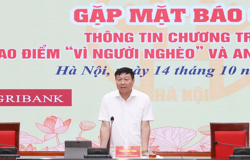 Phó Chủ tịch Ủy ban Mặt trận Tổ quốc Việt Nam TP Hà Nội Phạm Anh Tuấn chủ trì họp báo