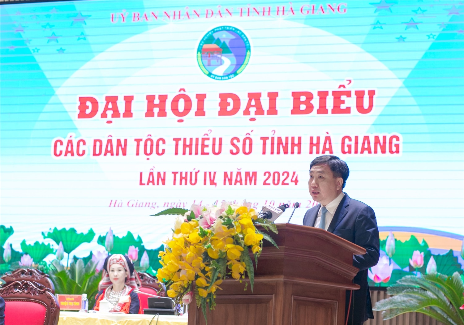 Quyền Bí thư tỉnh ủy Hà Giang Nguyễn Mạnh Dũng phát biểu tại Đại hội.