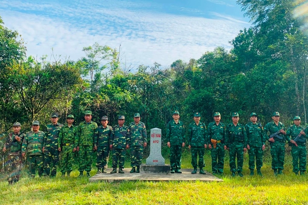 Xây dựng tuyến biên giới Việt - Lào hòa bình và phát triển bền vững - 2