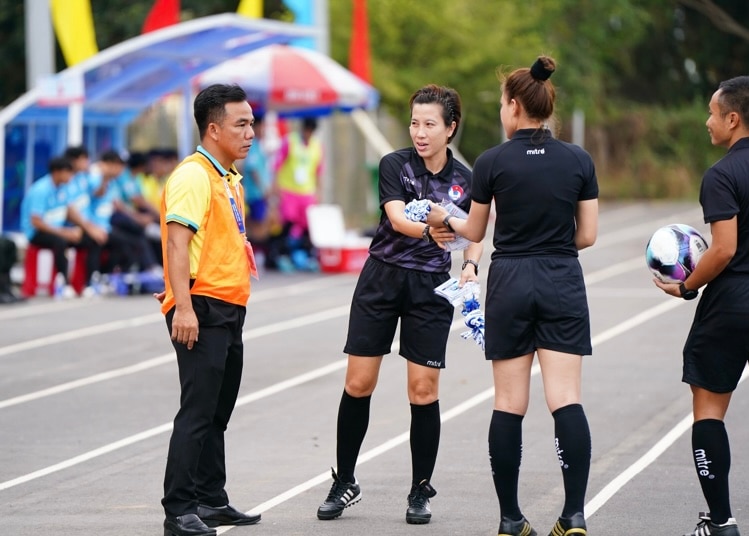 V-League: Lần đầu có trợ lý nữ VAR, gương mặt rất quen thuộc- Ảnh 2.