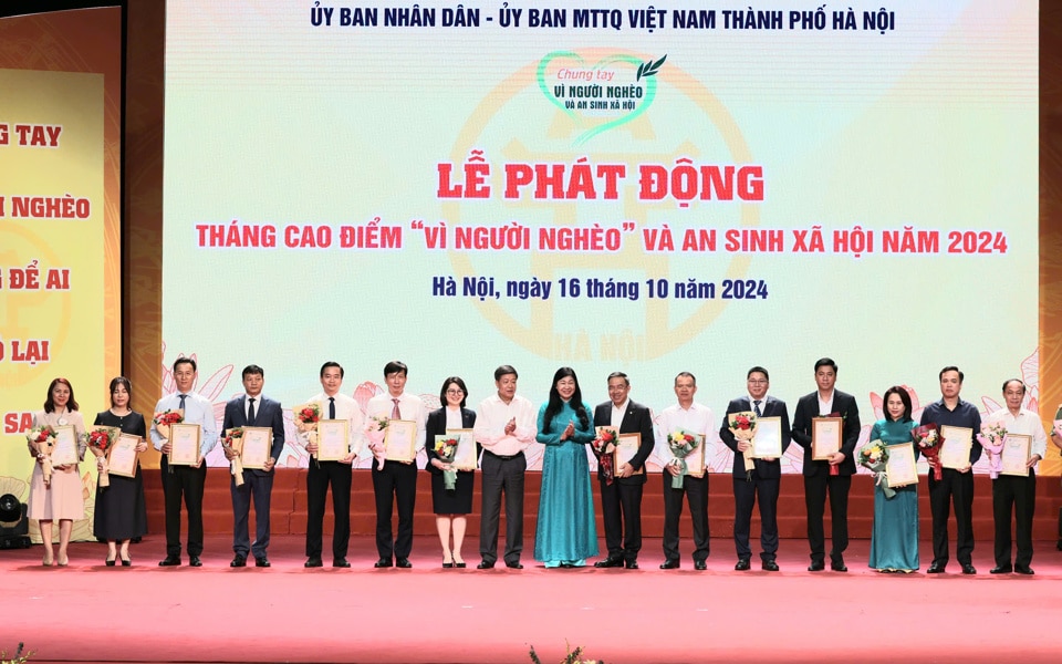 Hà Nội phát động Tháng cao điểm “Vì người nghèo” và an sinh xã hội năm 2024 - Ảnh 1