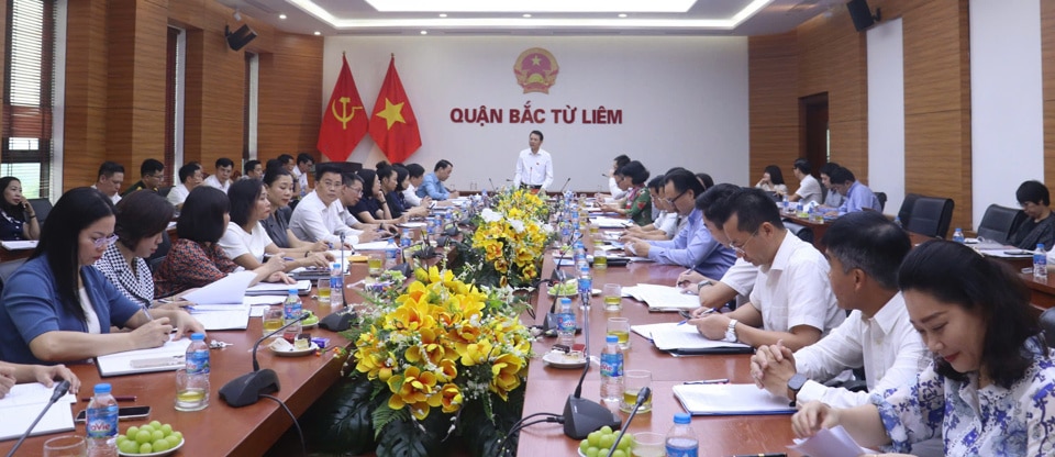 Quang cảnh buổi làm việc