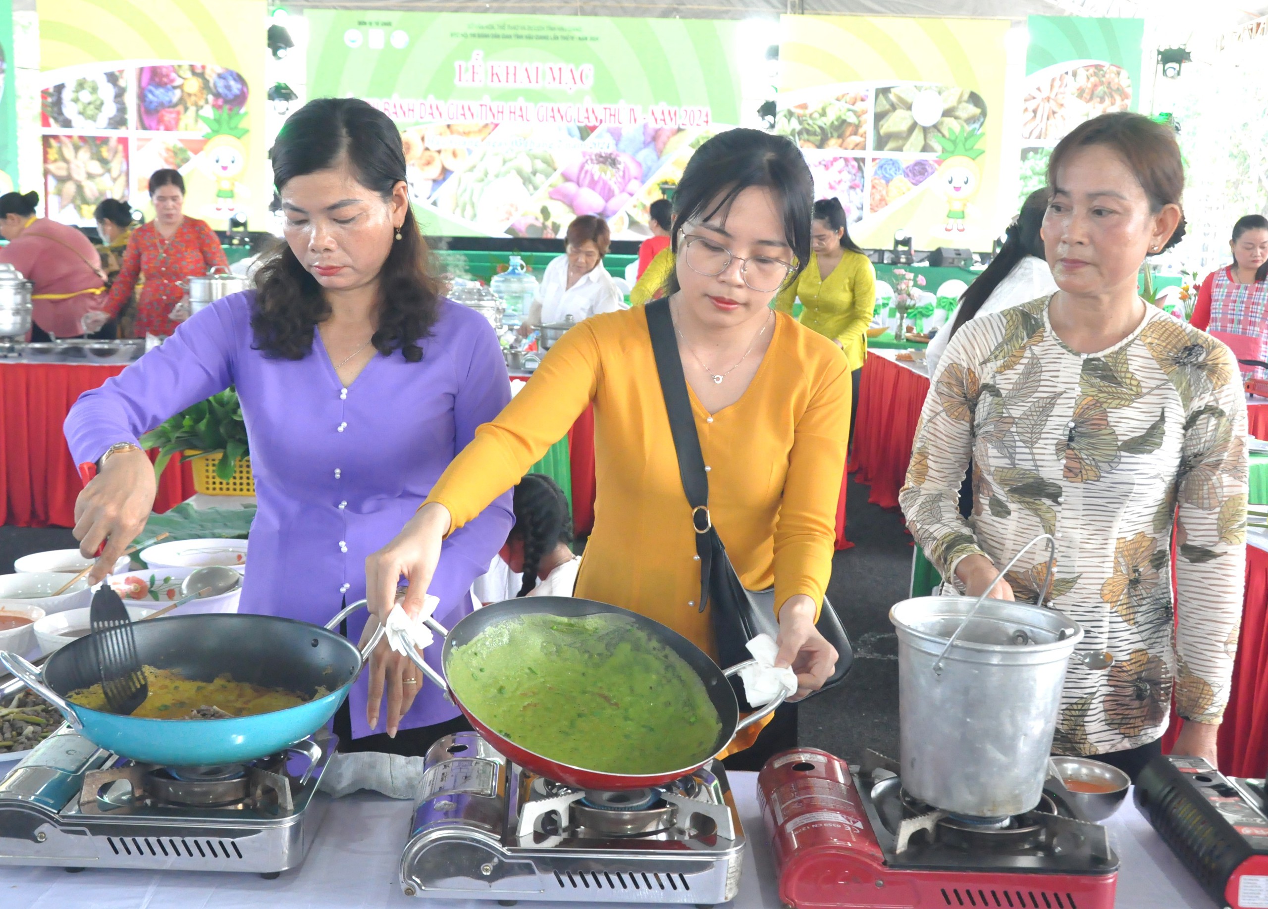 Hàng trăm loại bánh dân gian khiến người xem muốn thưởng thức ngay- Ảnh 7.