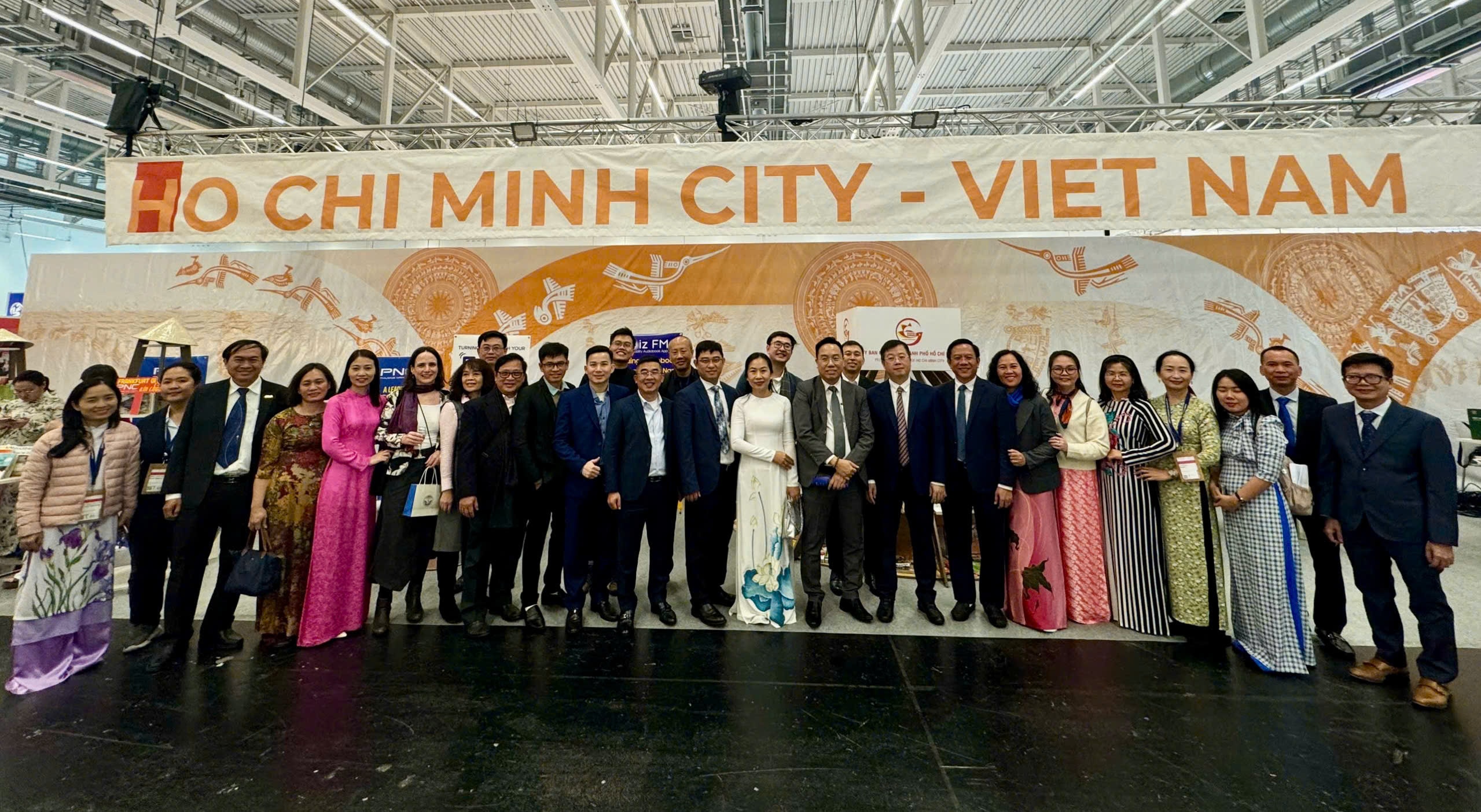 Khai trương gian hàng sách TP.HCM tại Hội sách Frankfurt 2024- Ảnh 4.