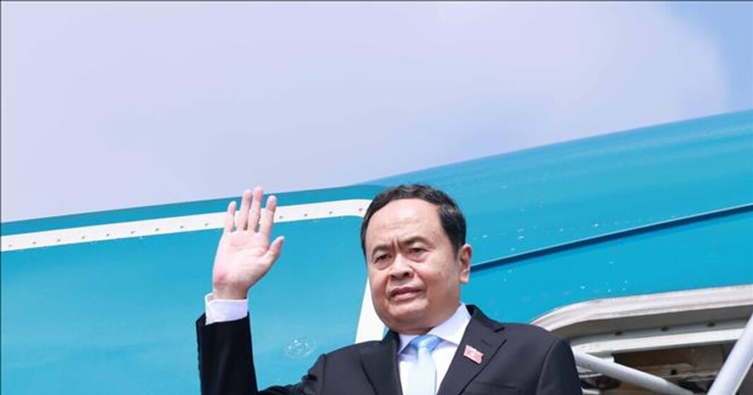 Chủ tịch Quốc hội Trần Thanh Mẫn lên đường thăm chính thức Lào và tham dự Đại hội đồng AIPA-45