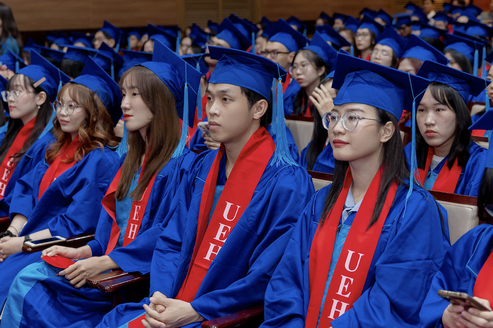 Học phí đại học công lập cao ngất ngưởng, nhiều trường lên hàng trăm triệu/năm