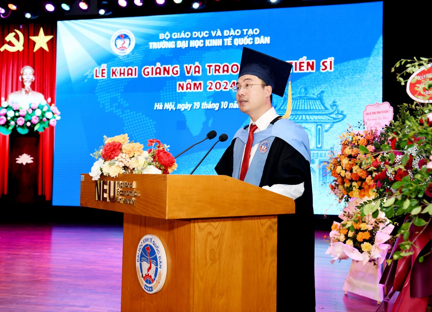 Bài phát biểu của tân tiến sĩ Trường Đại học Kinh tế Quốc dân nhắc đến 3 từ gây ấn tượng  - Ảnh 2.