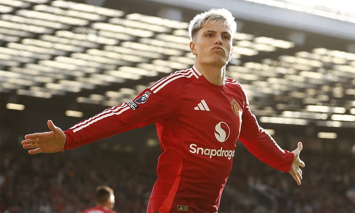 Garnacho giúp Man Utd ngược dòng trước Brentford. (Ảnh: Reuters)