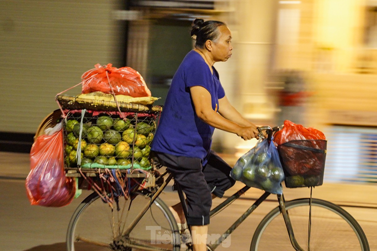 Vất vả mưu sinh trong đêm của những phụ nữ không có ngày 20/10 ảnh 15