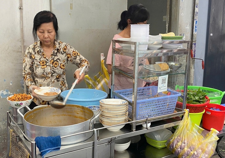 Bún riêu tôm khô hơn 50 năm không riêu cua, huyết, đậu hũ - Ảnh 2.