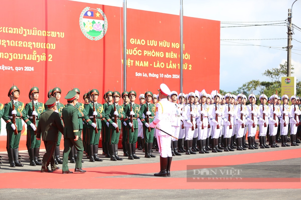 Đại tướng Phan Văn Giang và Bộ trưởng Quốc phòng Lào duyệt đội danh dự tại Sơn La- Ảnh 5.