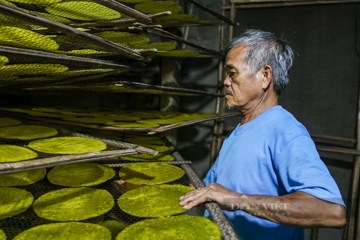 Khám phá làng nghề bánh tráng 300 năm tuổi ở cố đô Huế - Ảnh 9.