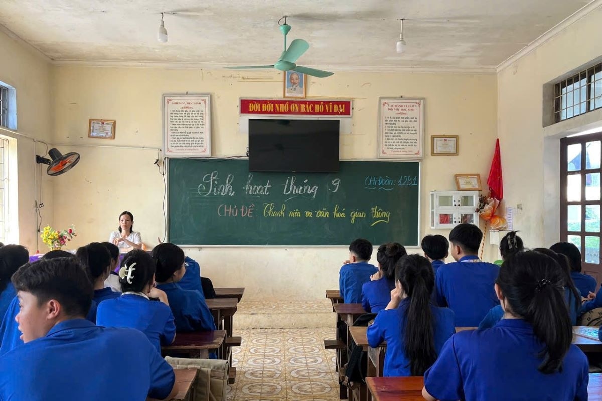 Cô giáo Nghệ An: ‘Muốn tôn vinh nhà giáo, xin đừng miễn học phí cho con chúng tôi’