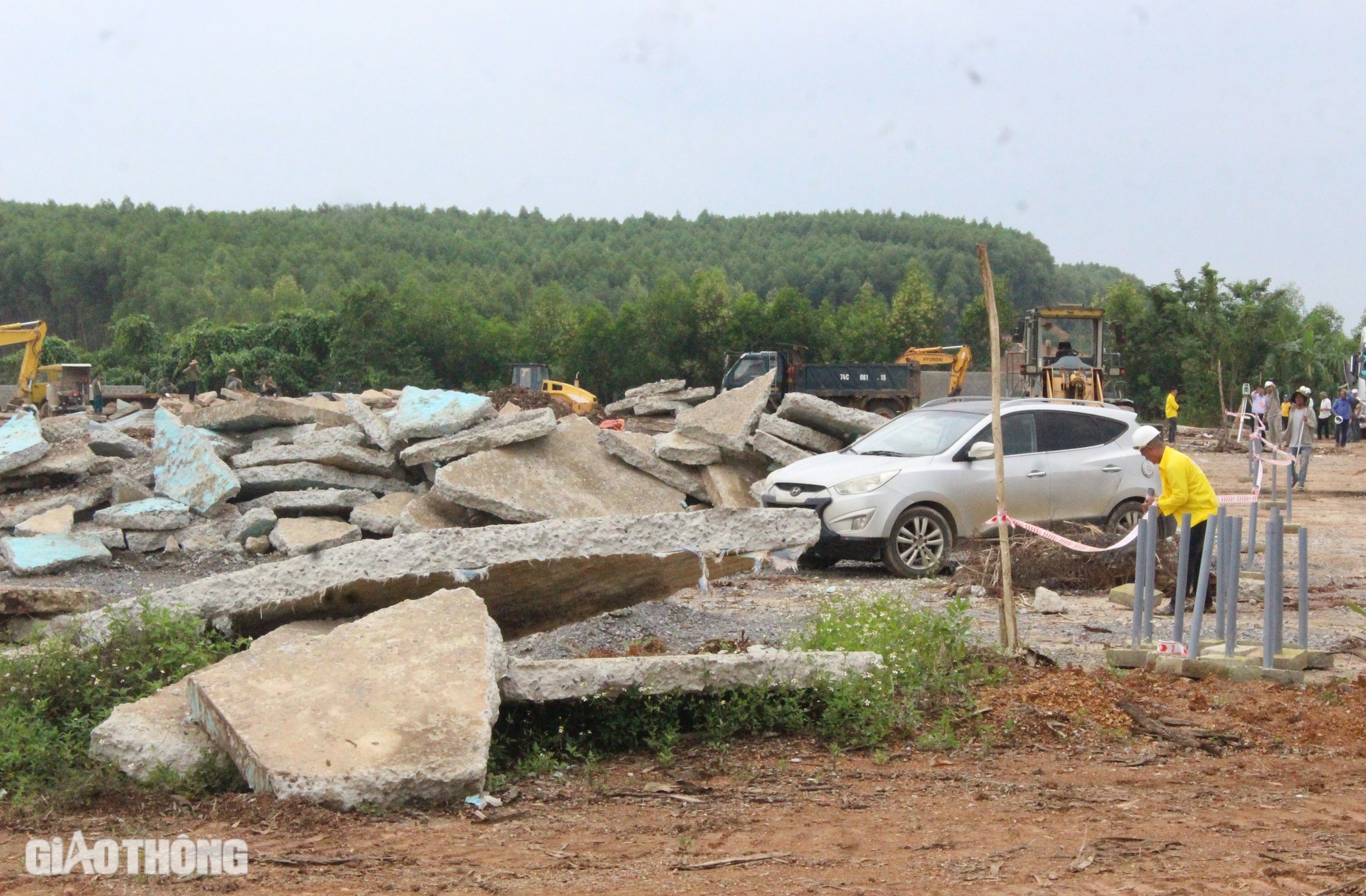 Cưỡng chế thu hồi 200m mặt bằng cuối cùng trên cao tốc Vạn Ninh - Cam Lộ qua Quảng Trị- Ảnh 2.