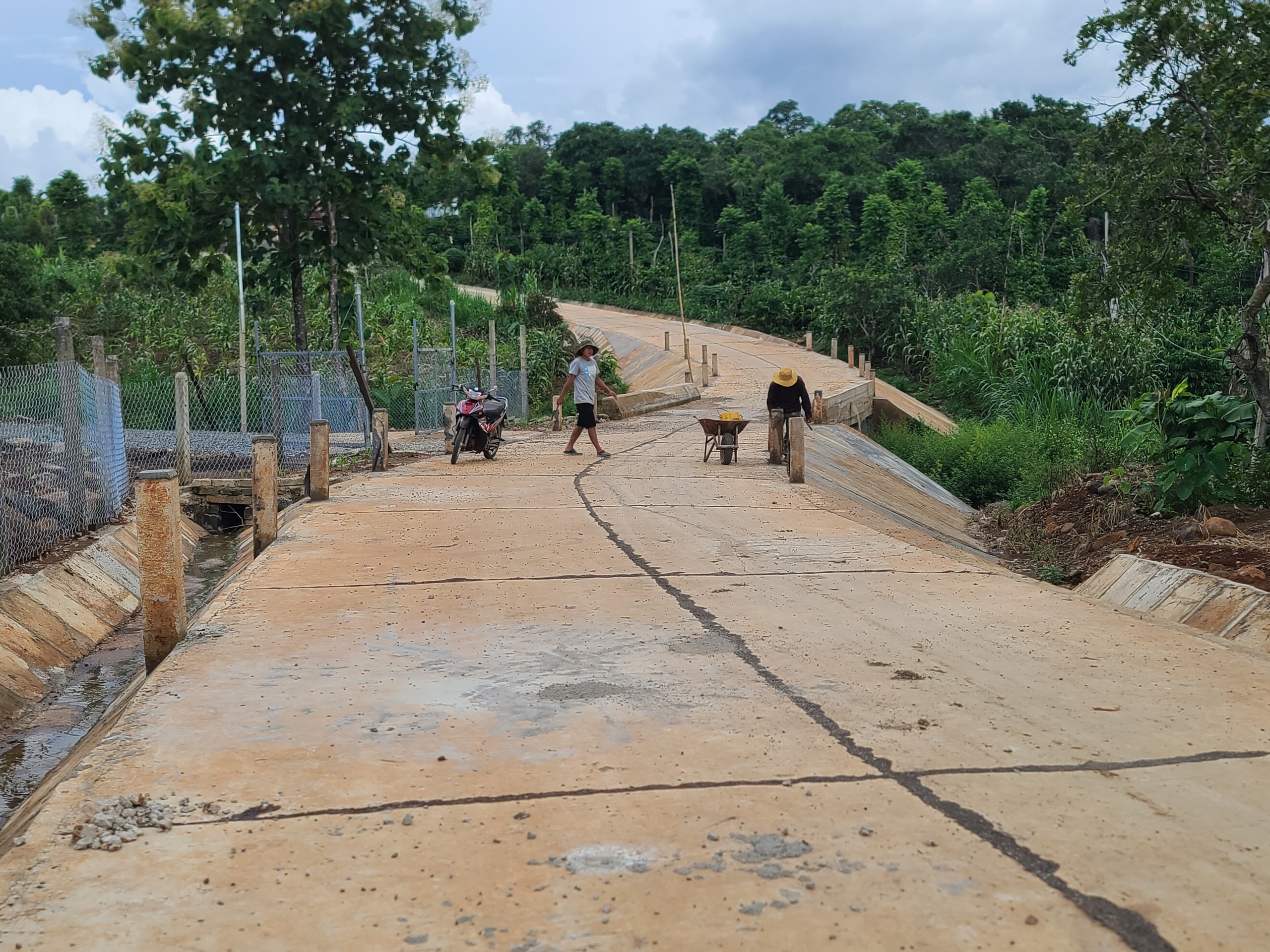 Đòn bẩy nào đưa các vùng đồng bào dân tộc thiểu số ở Đắk Lắk vươn tầm phát triển? - Ảnh 2.