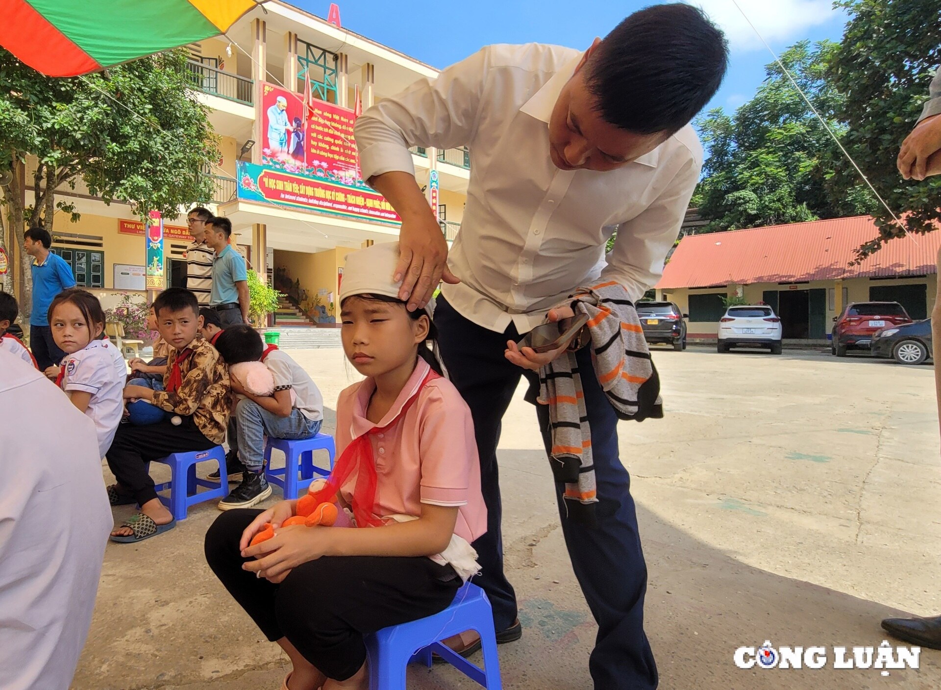 bao nha bao cong luan mang niem vui den voi hoc sinh cac huyen mien nui tinh lao cai hinh 2