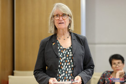 W-ប្រគល់គ្រឿងឥស្សរិយយសដល់លោកគ្រូអគ្គីនេត្រ ៤.jpg