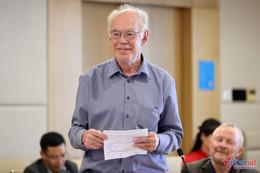 W-ប្រគល់គ្រឿងឥស្សរិយយសដល់លោកគ្រូអគ្គីនេត្រ 7.jpg