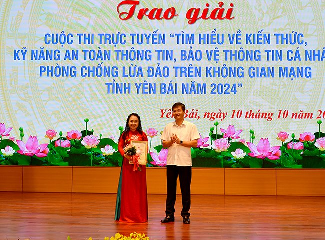 Yên Bái hưởng ứng gày Chuyển đổi số Quốc gia 2024  - Ảnh 4.