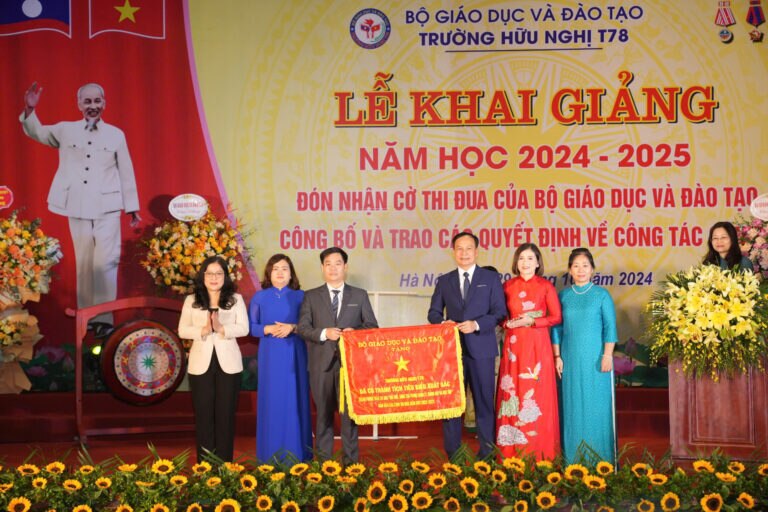 Thứ trưởng Nguyễn Thị Kim Chi dự khai giảng năm học mới Trường Hữu nghị T78