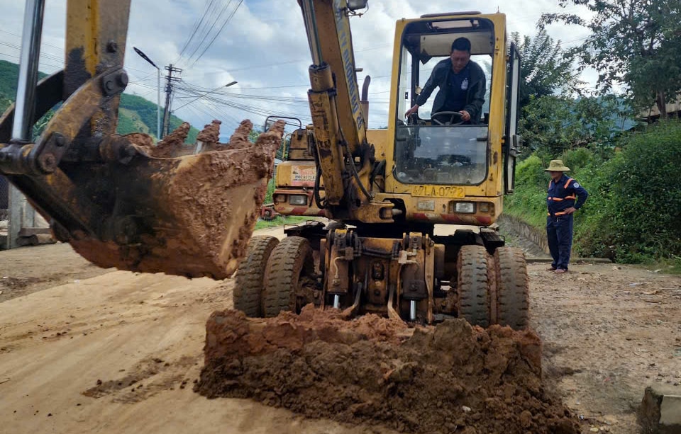 Khắc phục sạt lở đường Hồ Chí Minh và đường Trường Sơn Đông qua Kon Tum- Ảnh 5.