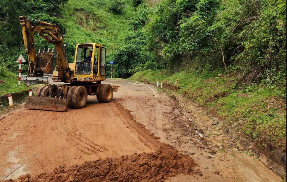 Khắc phục sạt lở đường Hồ Chí Minh và đường Trường Sơn Đông qua Kon Tum- Ảnh 8.