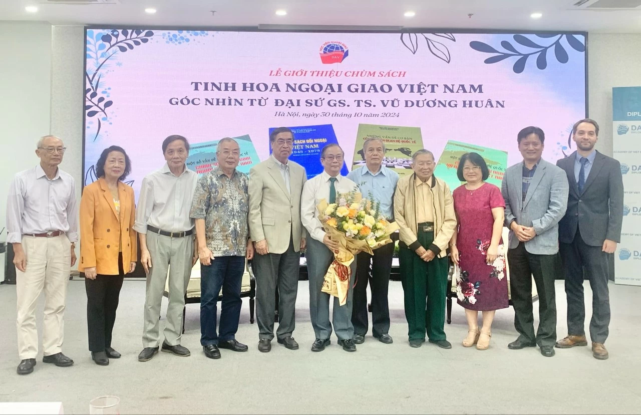 Tinh hoa Ngoại giao Việt Nam dưới góc nhìn của Đại sứ, GS.TS Vũ Dương Huân