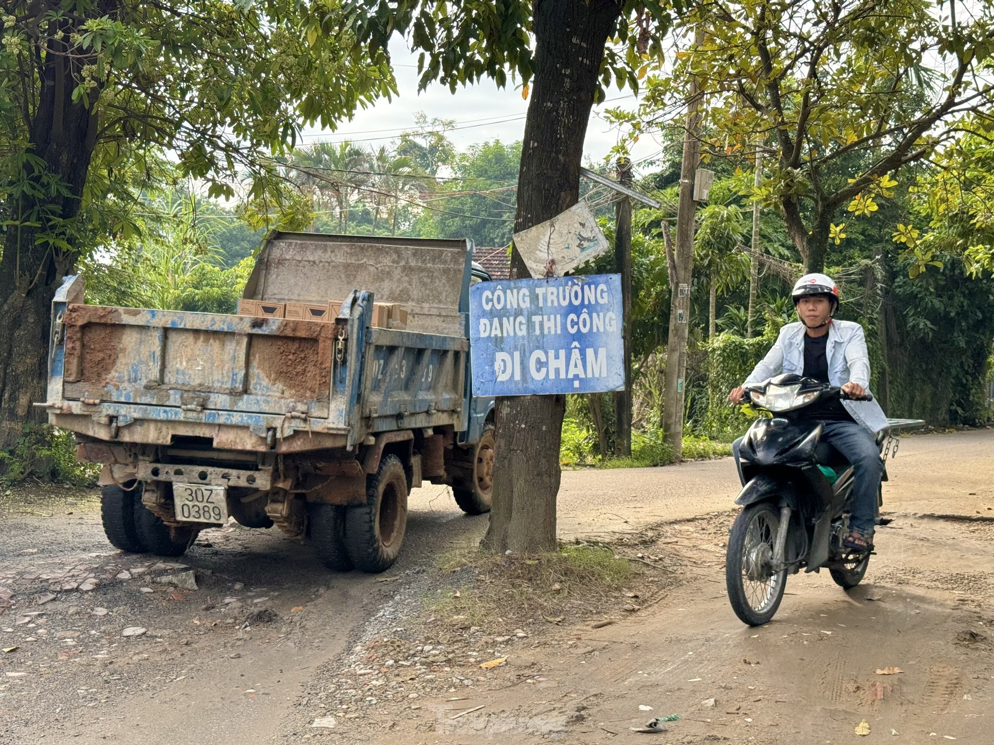 Cận cảnh tuyến đường ‘đau khổ’ ở Quảng Ngãi ảnh 18