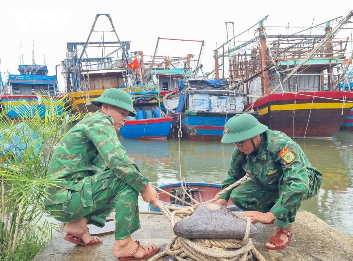 bo doi giup dan ung pho bao hinh anh 3