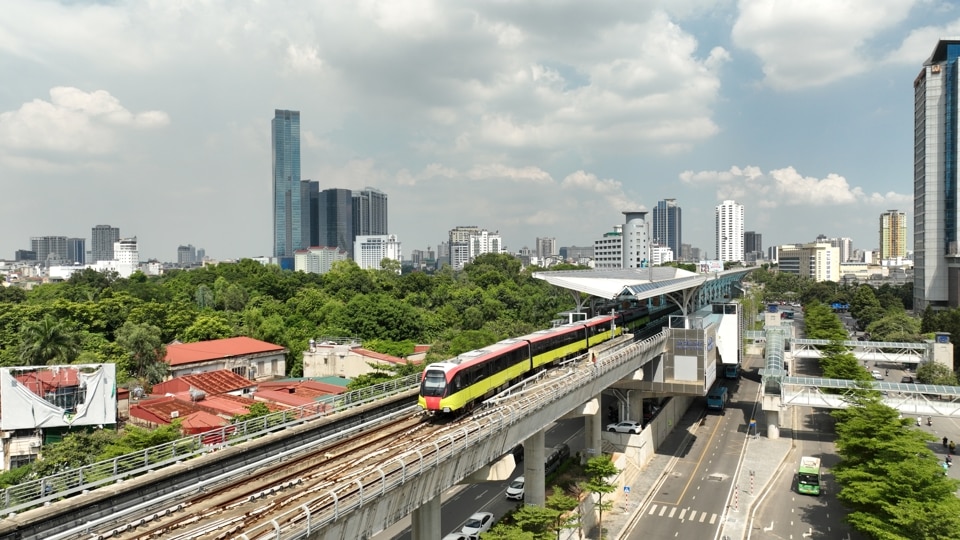 Hà Nội định hướng phát triển trở thành đô thị xanh - văn hiến - văn minh - hiện đại. Ảnh: Phạm Hùng