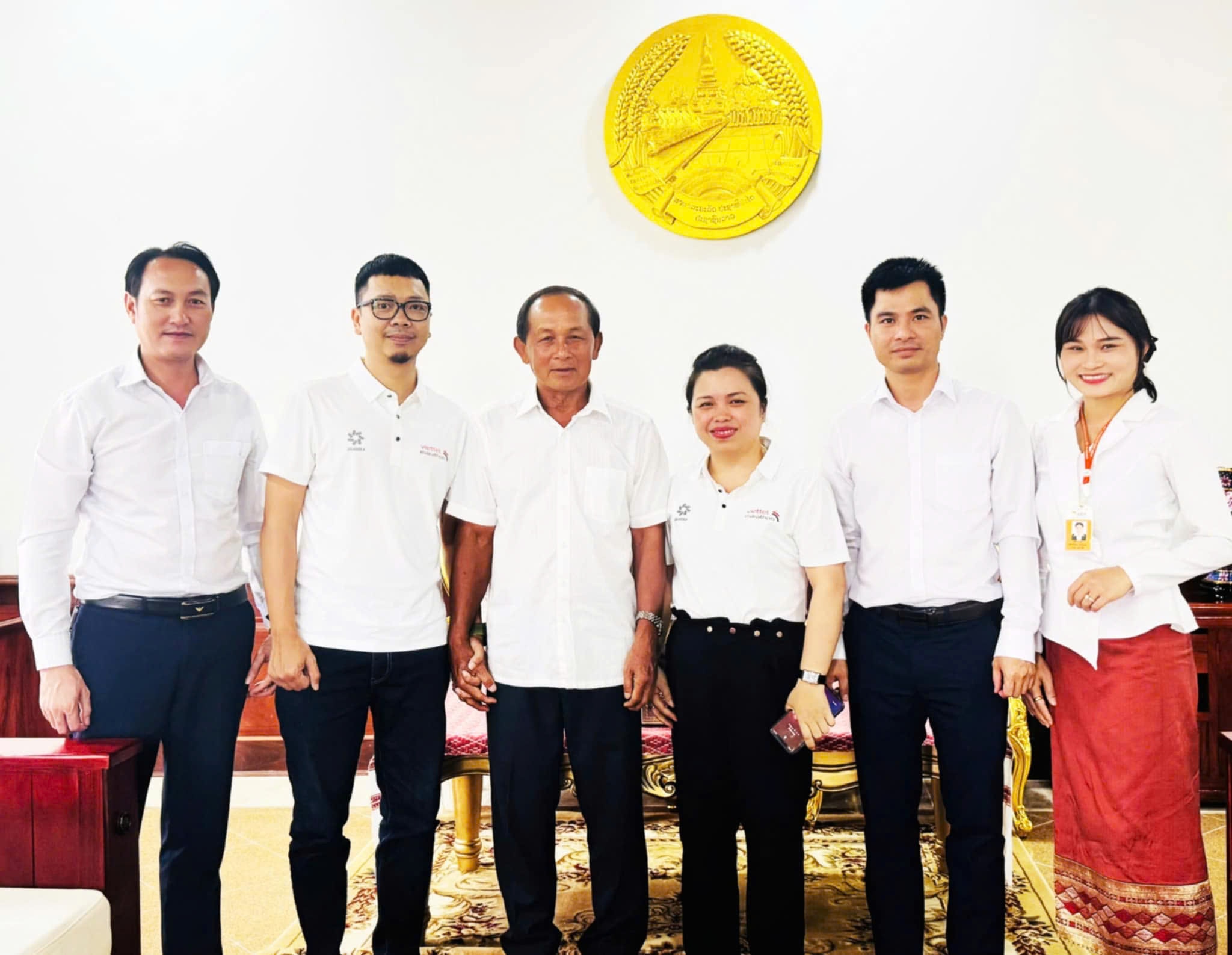 Chính quyền Luang Prabang ủng hộ mạnh mẽ, giải chạy Viettel marathon 2024 sẵn sàng khai màn- Ảnh 1.