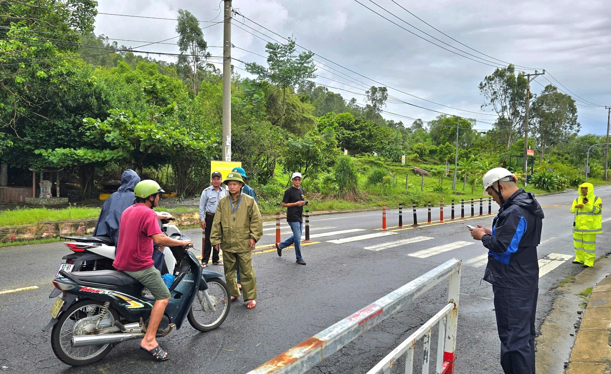 Bão Trami: Chủ tịch Đà Nẵng yêu cầu người dân hạn chế ra khỏi nhà- Ảnh 1.