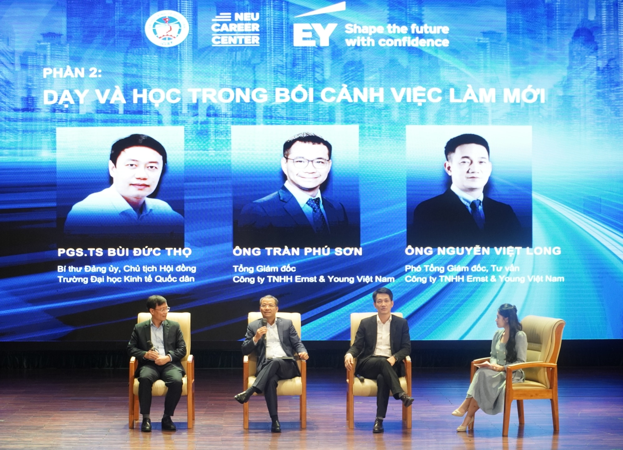 23% công việc sẽ biến đổi vào năm 2027: Chuyên gia khuyên 