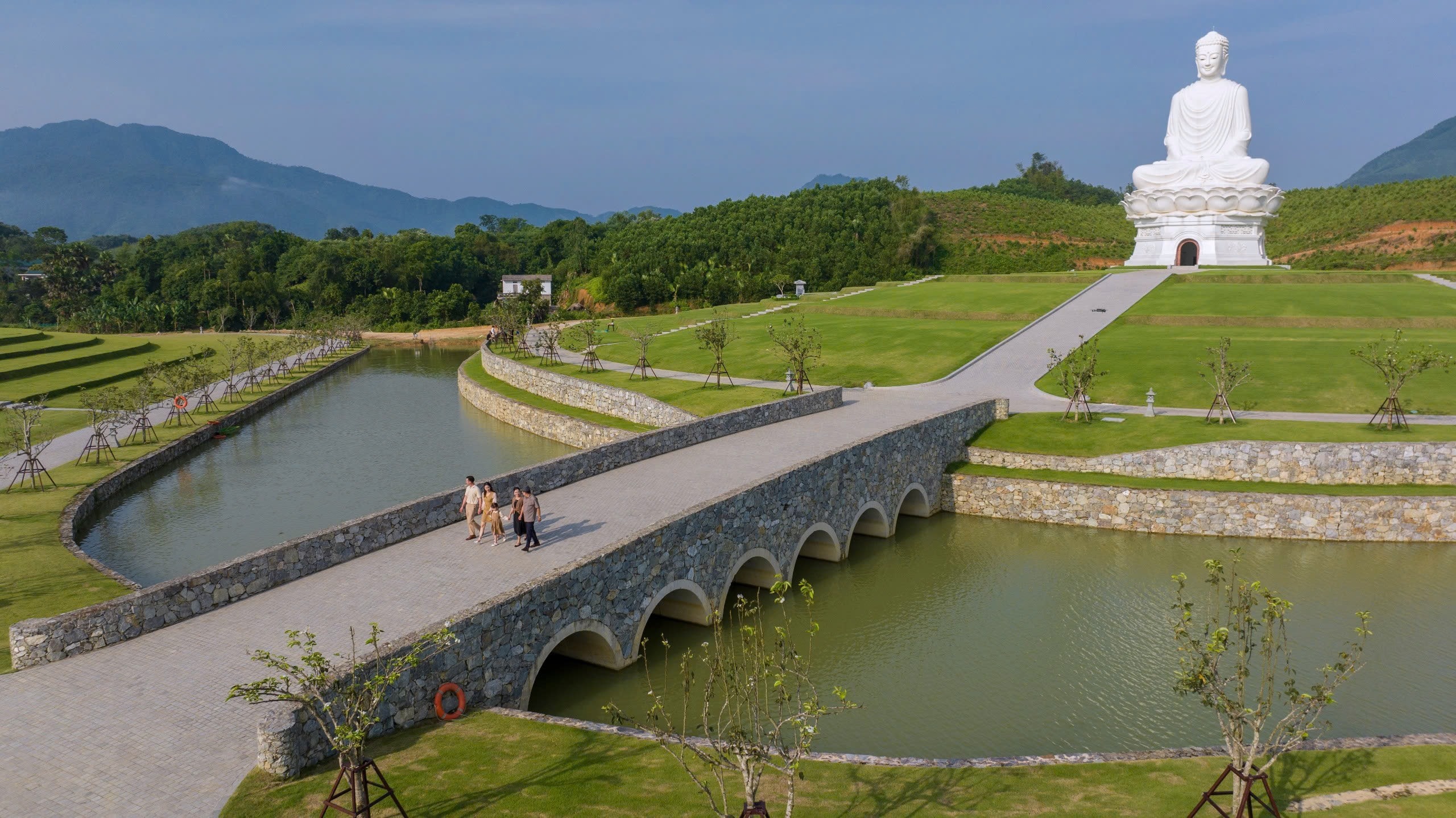 Công viên nghĩa trang Thiên Đường: Nơi tri ân và tôn vinh giá trị gia đình- Ảnh 1.