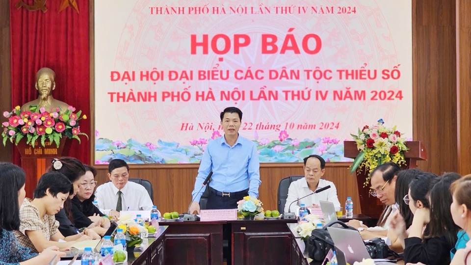 Trưởng Ban Dân tộc TP Hà Nội Nguyễn Nguyên Quân chia sẻ tại họp báo.