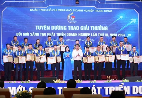 Công trình “Hệ thống canh xe tự động trong lòng cẩu giàn-eCPS” của đoàn viên Lê Hà Nam (Cảng Đà Nẵng) là 20 công trình, sản phẩm tiêu biểu giai đoạn 2022 – 2024 của Đoàn khối Doanh nghiệp trung ương.