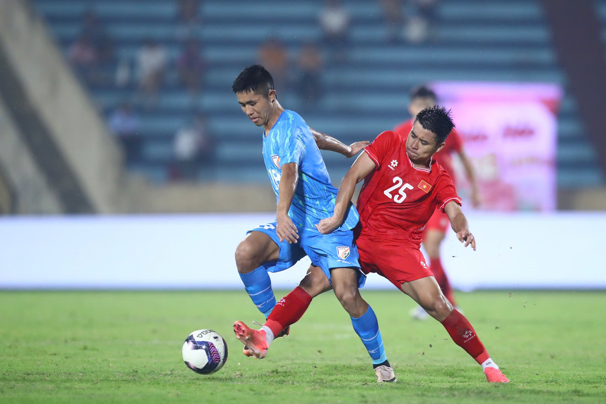 Phó chủ tịch VFF: 'Đội tuyển Việt Nam cần cải thiện tinh thần cho AFF Cup'- Ảnh 1.