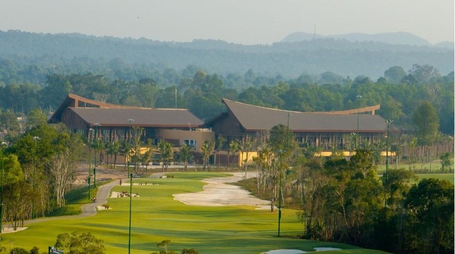 Vẻ đẹp thơ mộng của Eschuri Vung Bau Golf.