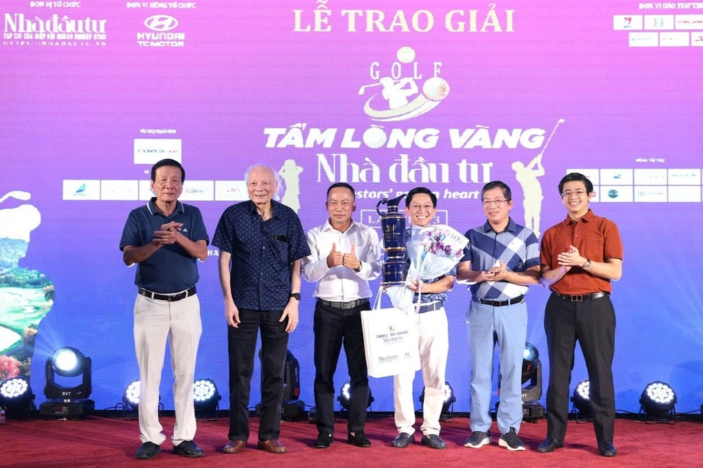 Giải golf Tấm lòng vàng nhà đầu tư kêu gọi được 500 triệu đồng từ thiện - 1