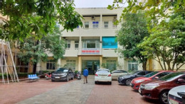 ຜູ້ອໍານວຍການສູນ .jpg