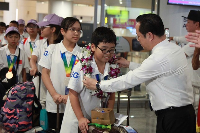 Giành 24 Huy chương tại Olympic Toán và Khoa học Quốc tế, Việt Nam xếp thứ 2 toàn đoàn ảnh 1