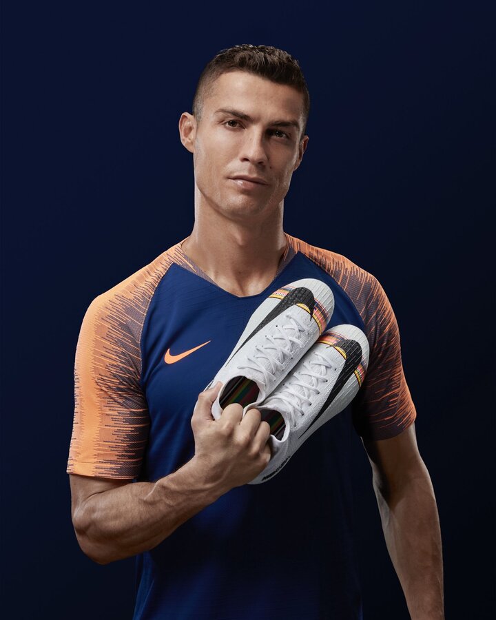 Nghĩ tới Ronaldo, khán giả sẽ nghĩ ngay tới Nike và ngược lại.