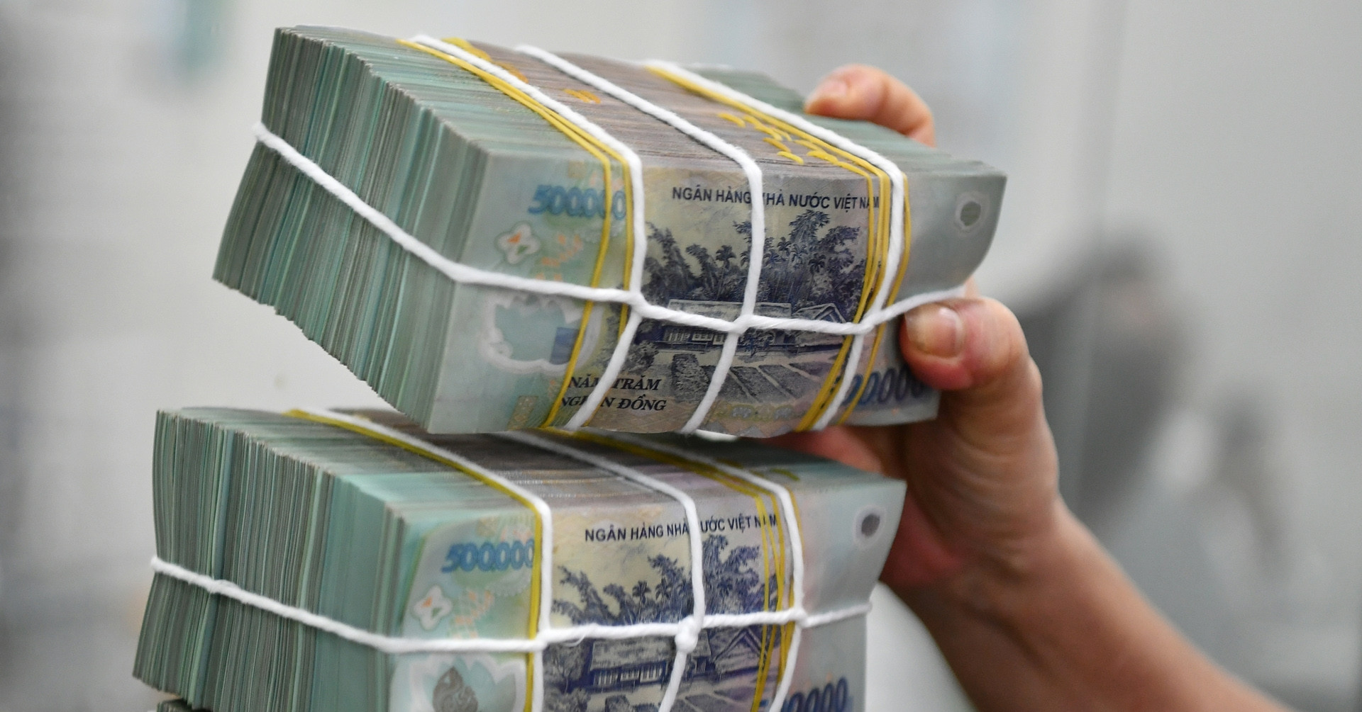 When saving, should you choose to receive interest at the beginning or