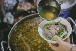 แก่นแท้ของอาหารริมทางฮานอย Thu Do 1.jpg