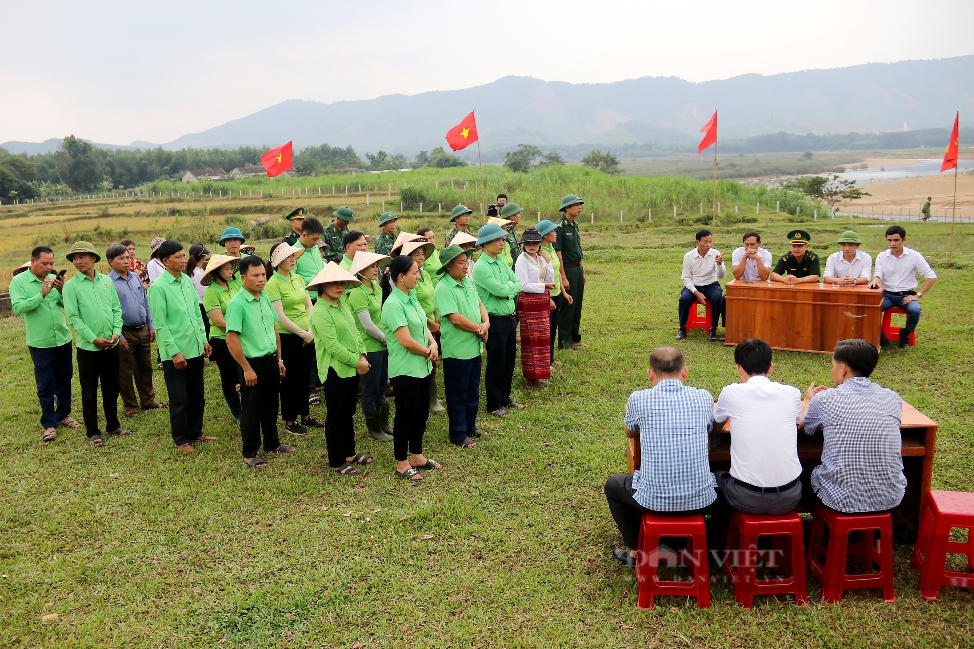 Hà Tĩnh: Hội Nông dân hướng dẫn đồng bào dân tộc Chứt trồng hành tăm phát triển kinh tế - Ảnh 1.