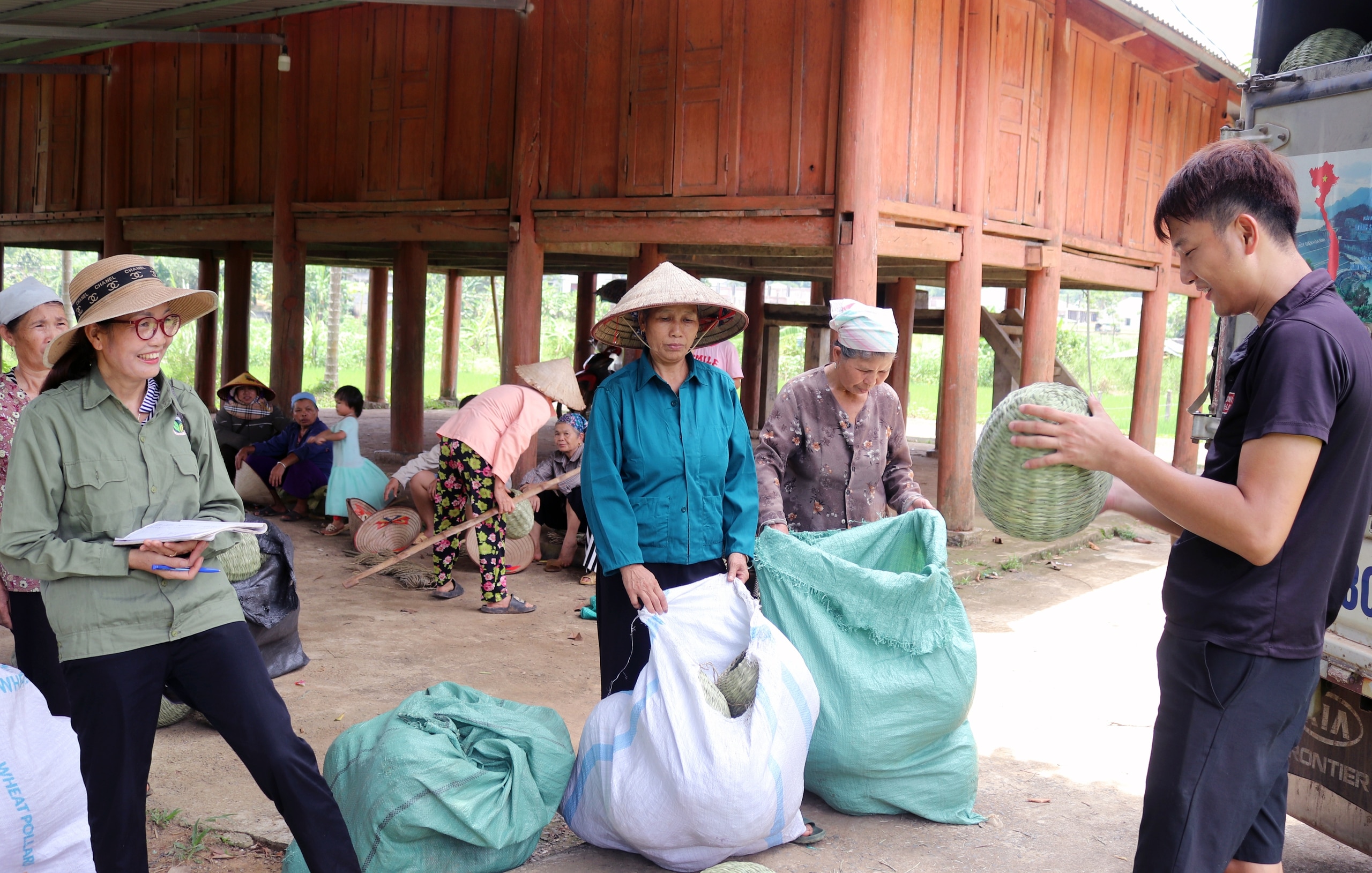 Háo hức và mong chờ tham dự ngày hội lớn của nông dân - Ảnh 2.