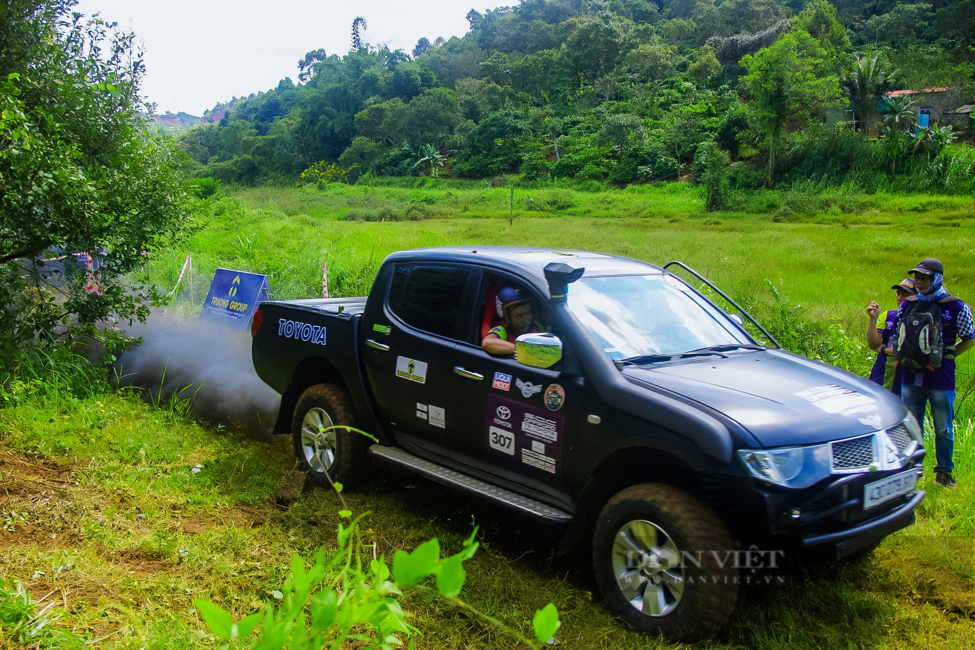 Khởi tranh giải đua xe địa hình trong rừng tự nhiên: Hấp dẫn, kịch tính tại Đắk Nông - Ảnh 1.